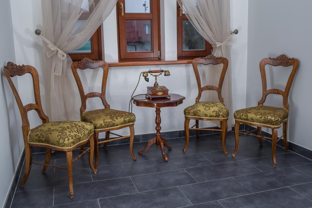 Penzion Reichova Vila Valašské Meziříčí エクステリア 写真